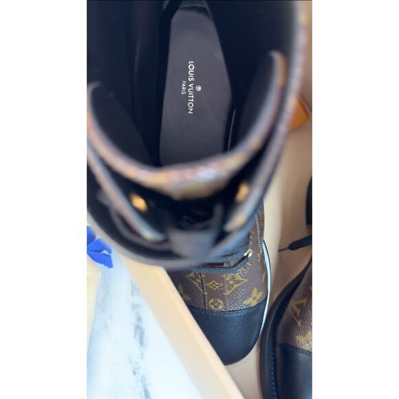 Louis Vuitton Calfskin Monogram Wonderland Flat Ranger Boots 39.5/8.5 Black New - Picture 9 of 11